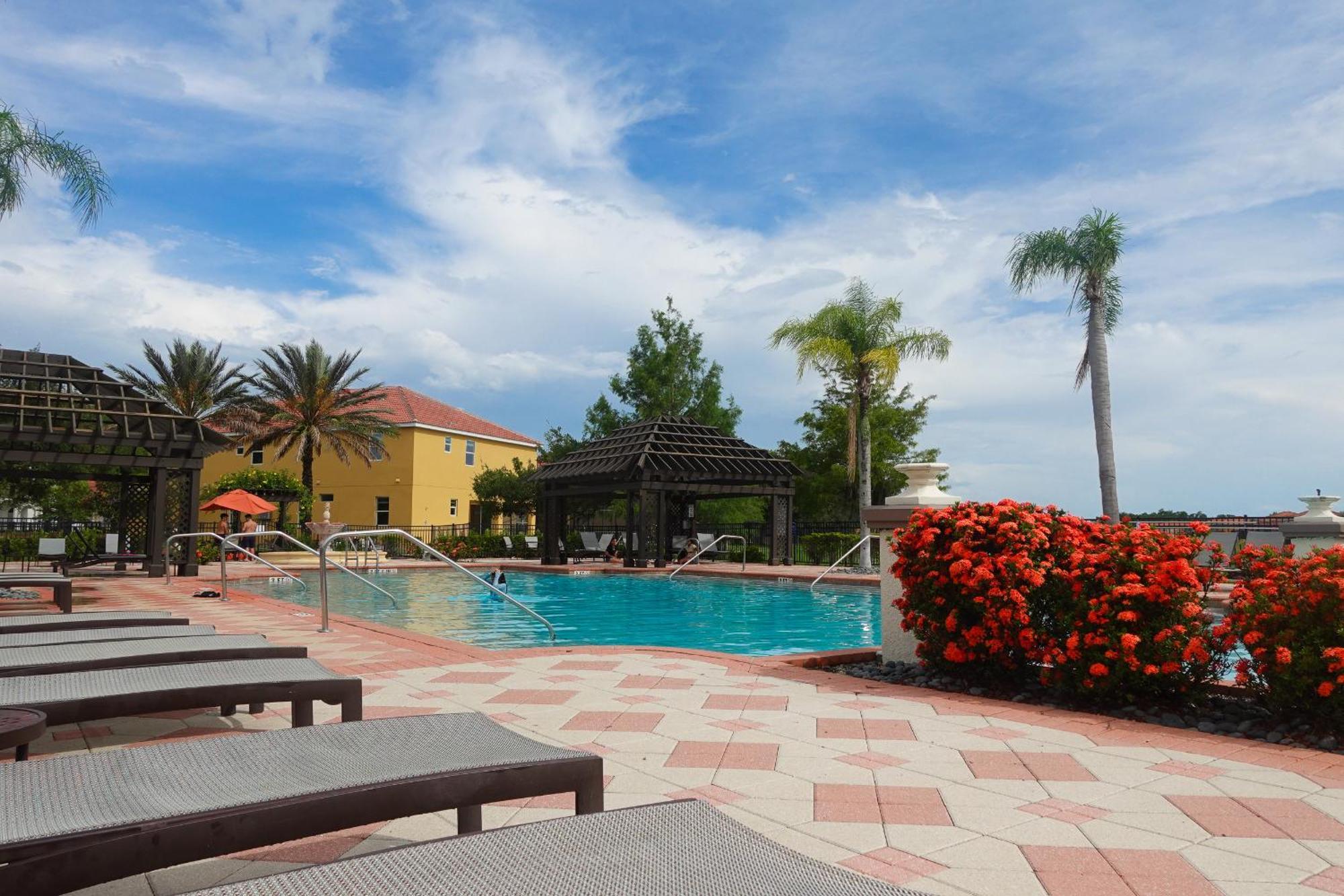 Waterfront Brand New Modern Luxury 8 Bedroom Pool House! Sleeps 16 Kissimmee Eksteriør billede