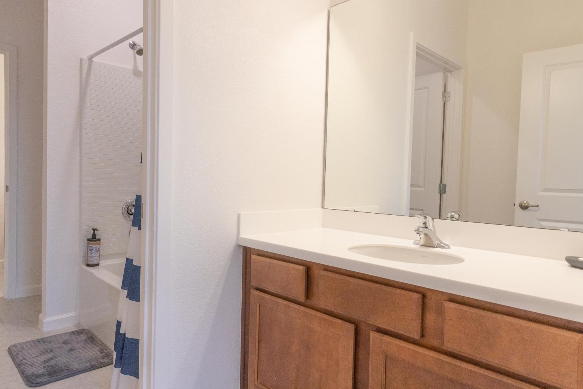 Waterfront Brand New Modern Luxury 8 Bedroom Pool House! Sleeps 16 Kissimmee Eksteriør billede