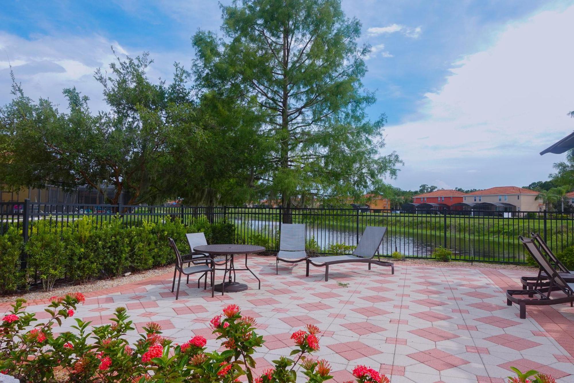 Waterfront Brand New Modern Luxury 8 Bedroom Pool House! Sleeps 16 Kissimmee Eksteriør billede