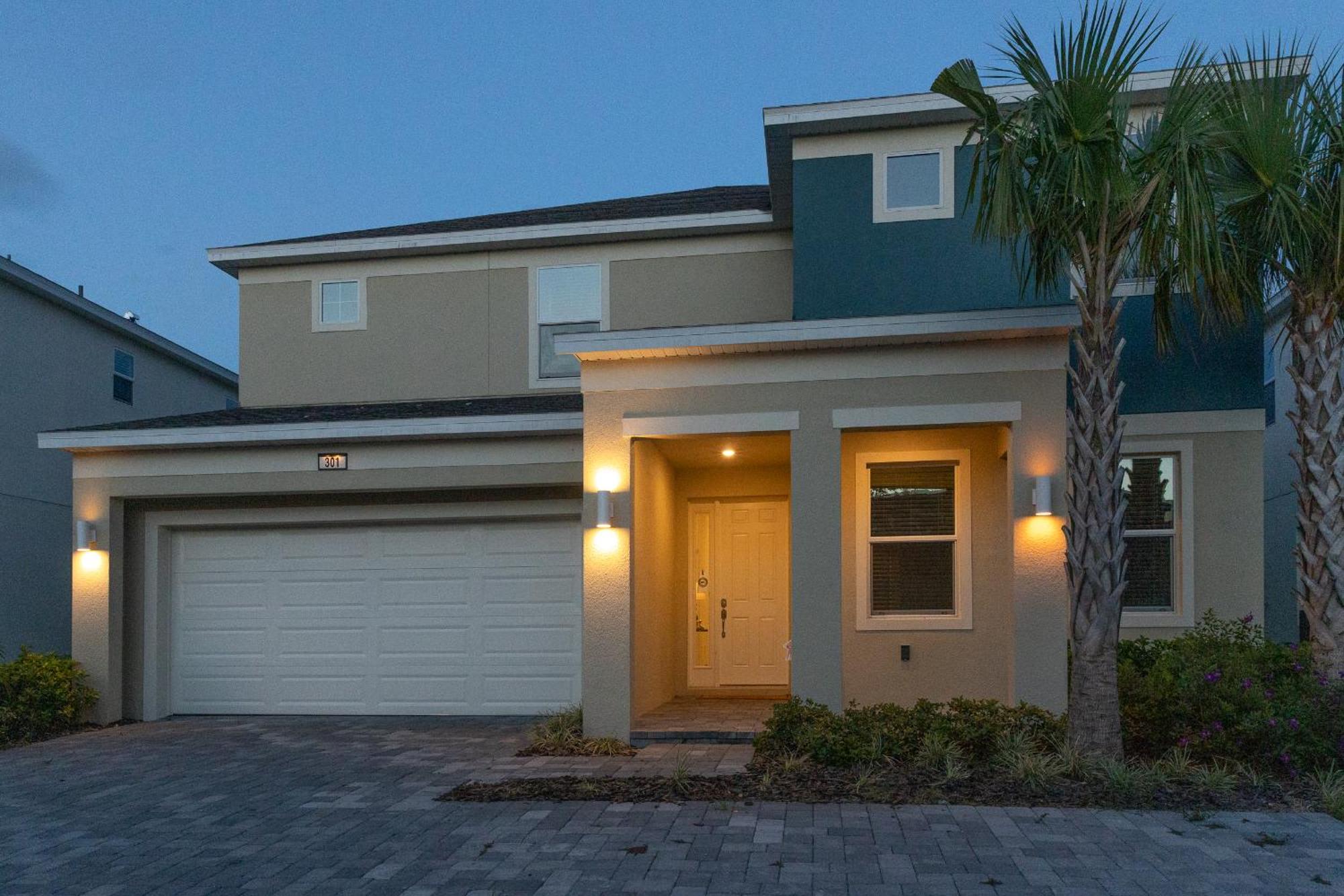 Waterfront Brand New Modern Luxury 8 Bedroom Pool House! Sleeps 16 Kissimmee Eksteriør billede
